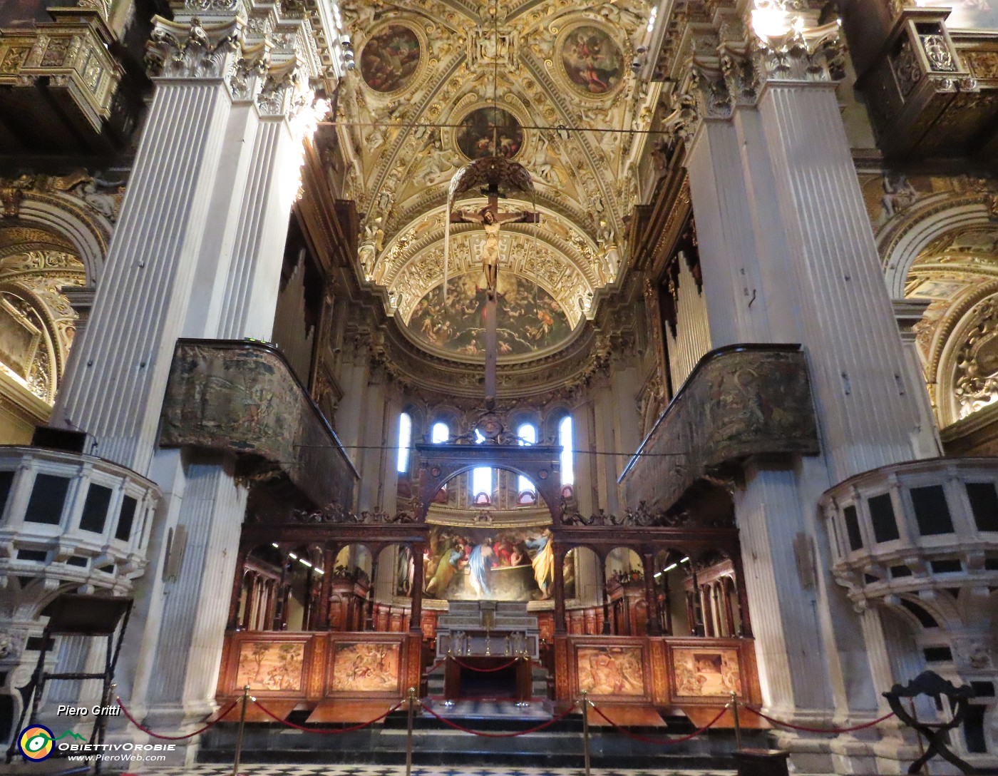 57 Santa Maria Maggiore il presbiterio .JPG